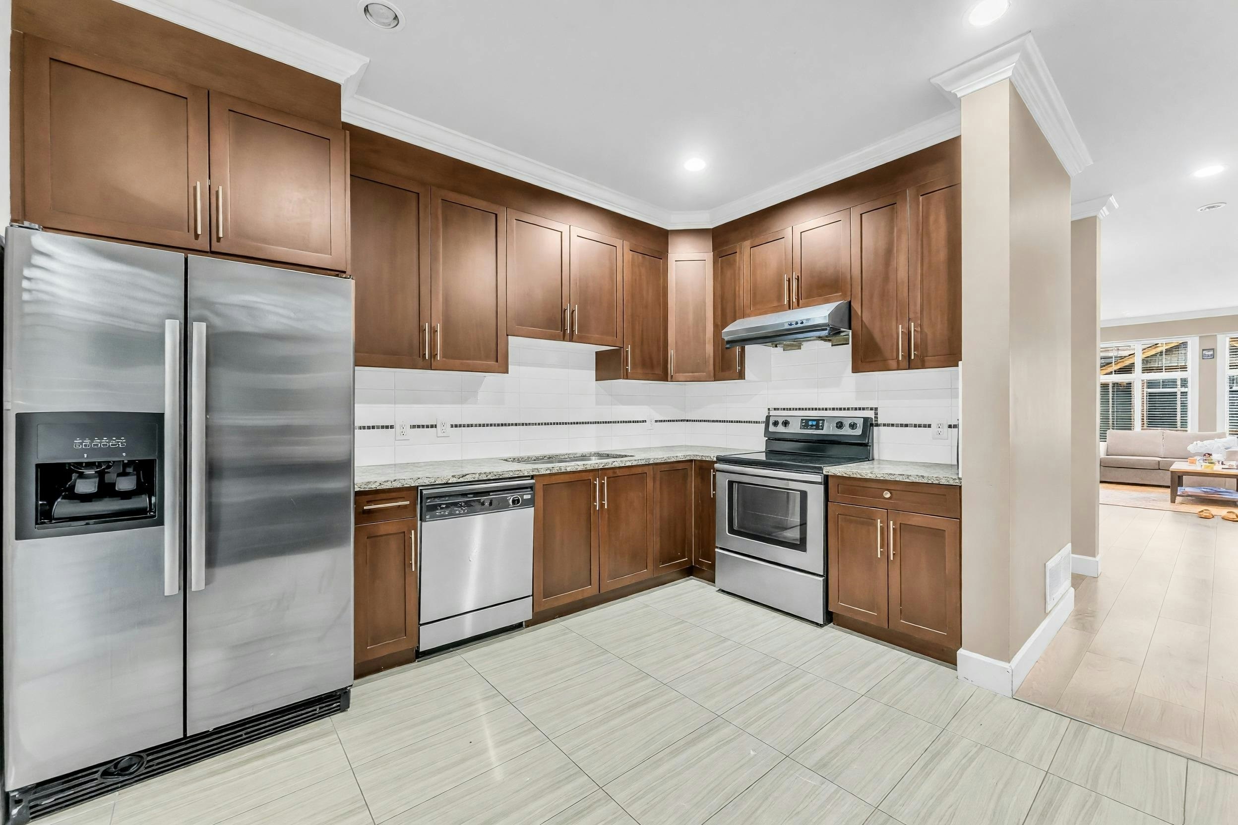 23-12036 66 Avenue, Surrey, BC, V3W 3M2 - 11