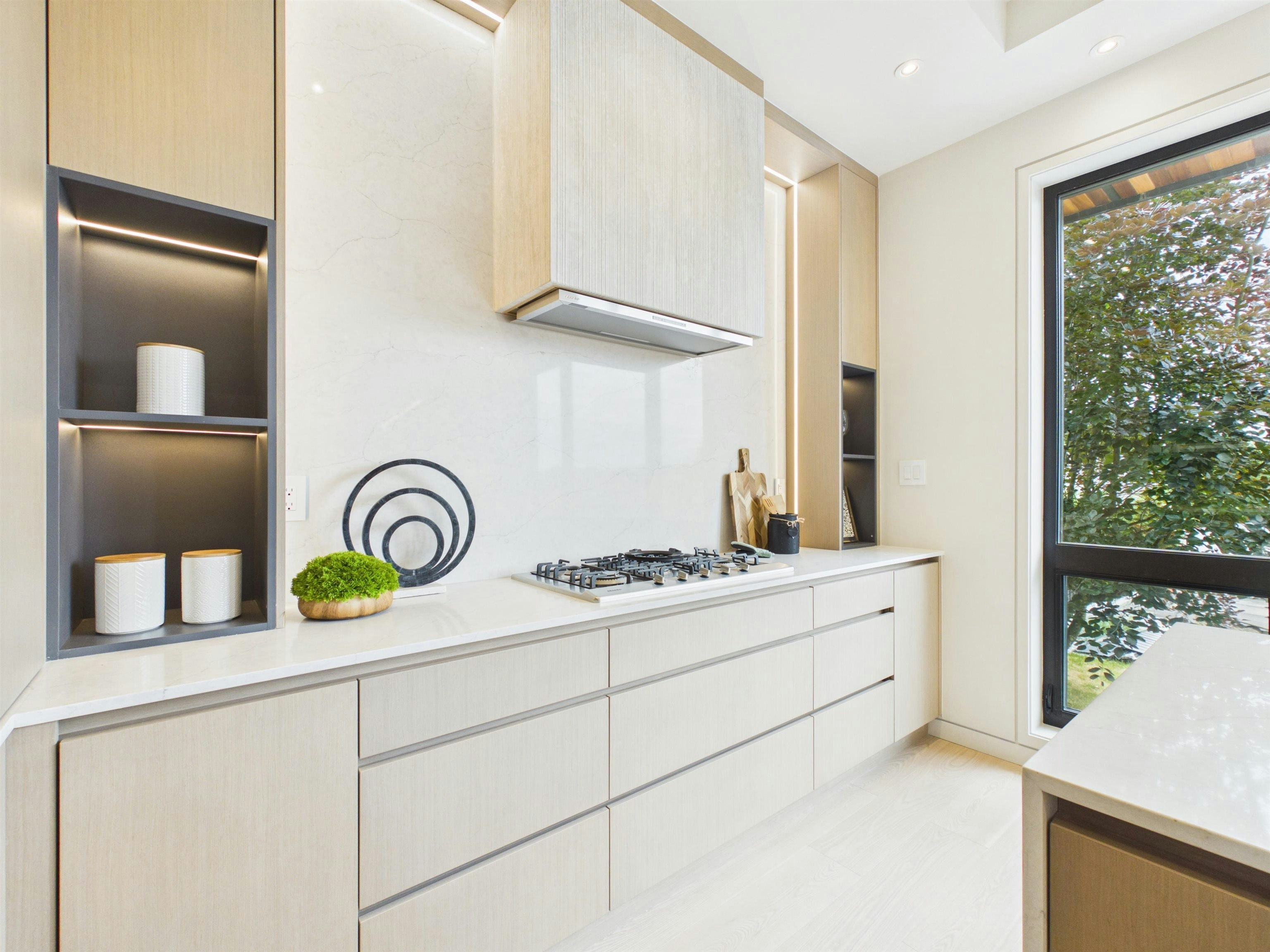 2230 W 21st Avenue, Vancouver, BC, V6L 1J5 - 14