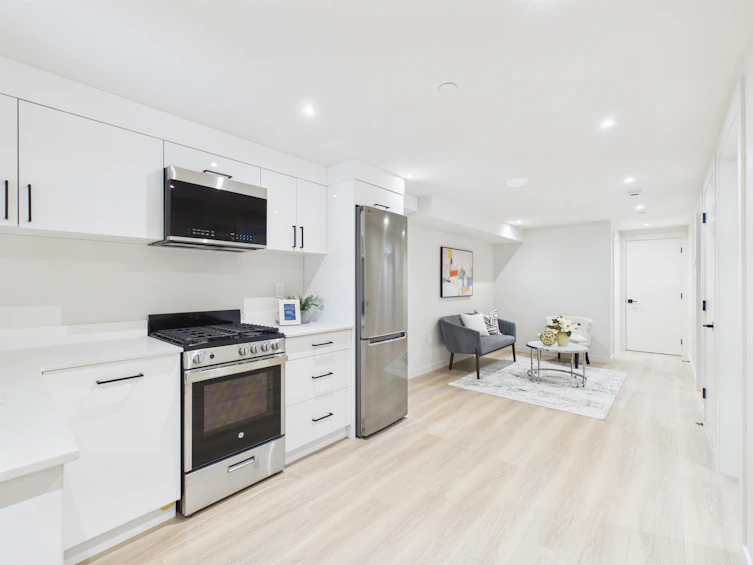 2230 W 21st Avenue, Vancouver, BC, V6L 1J5 - 30