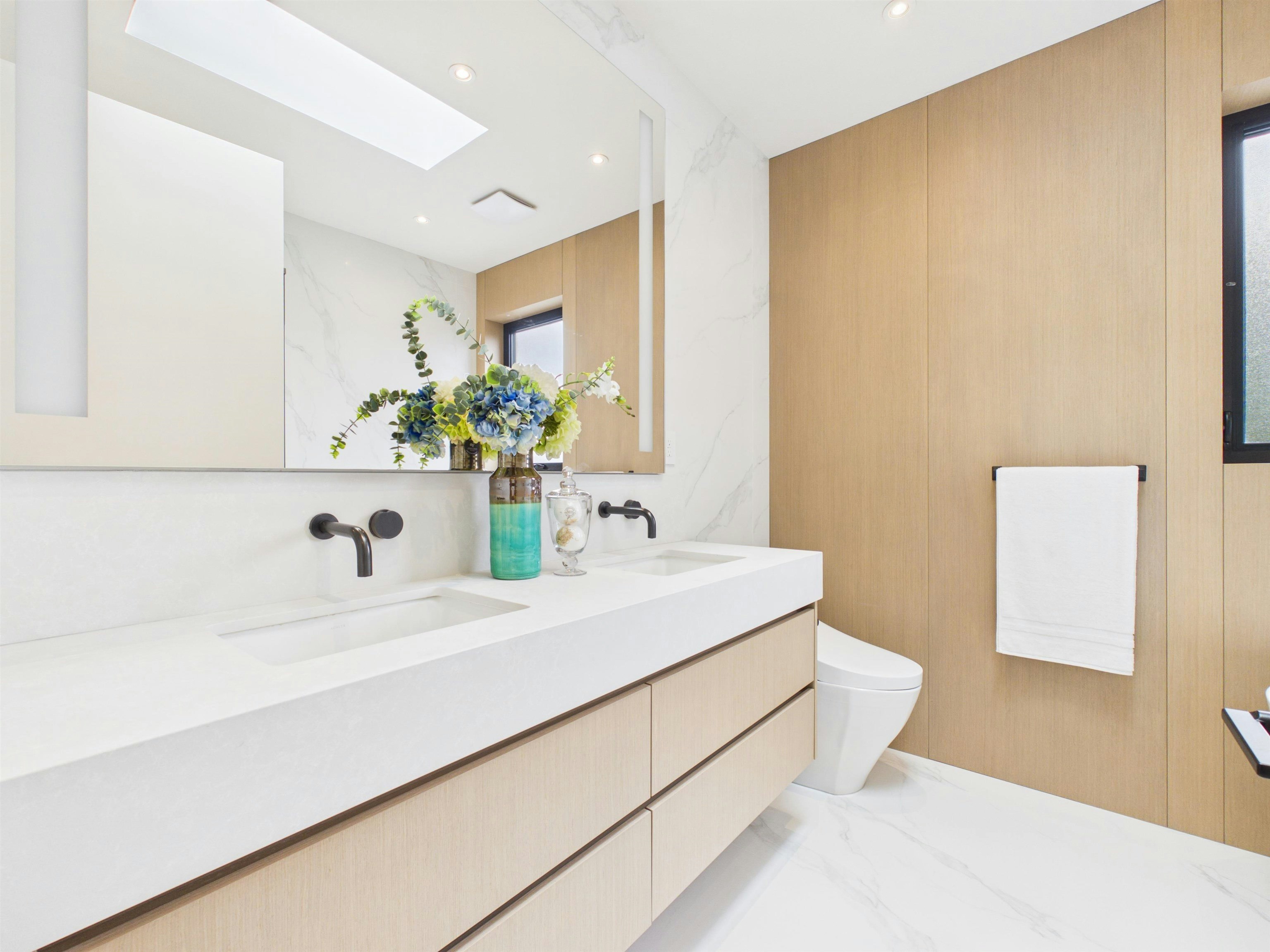 2230 W 21st Avenue, Vancouver, BC, V6L 1J5 - 28