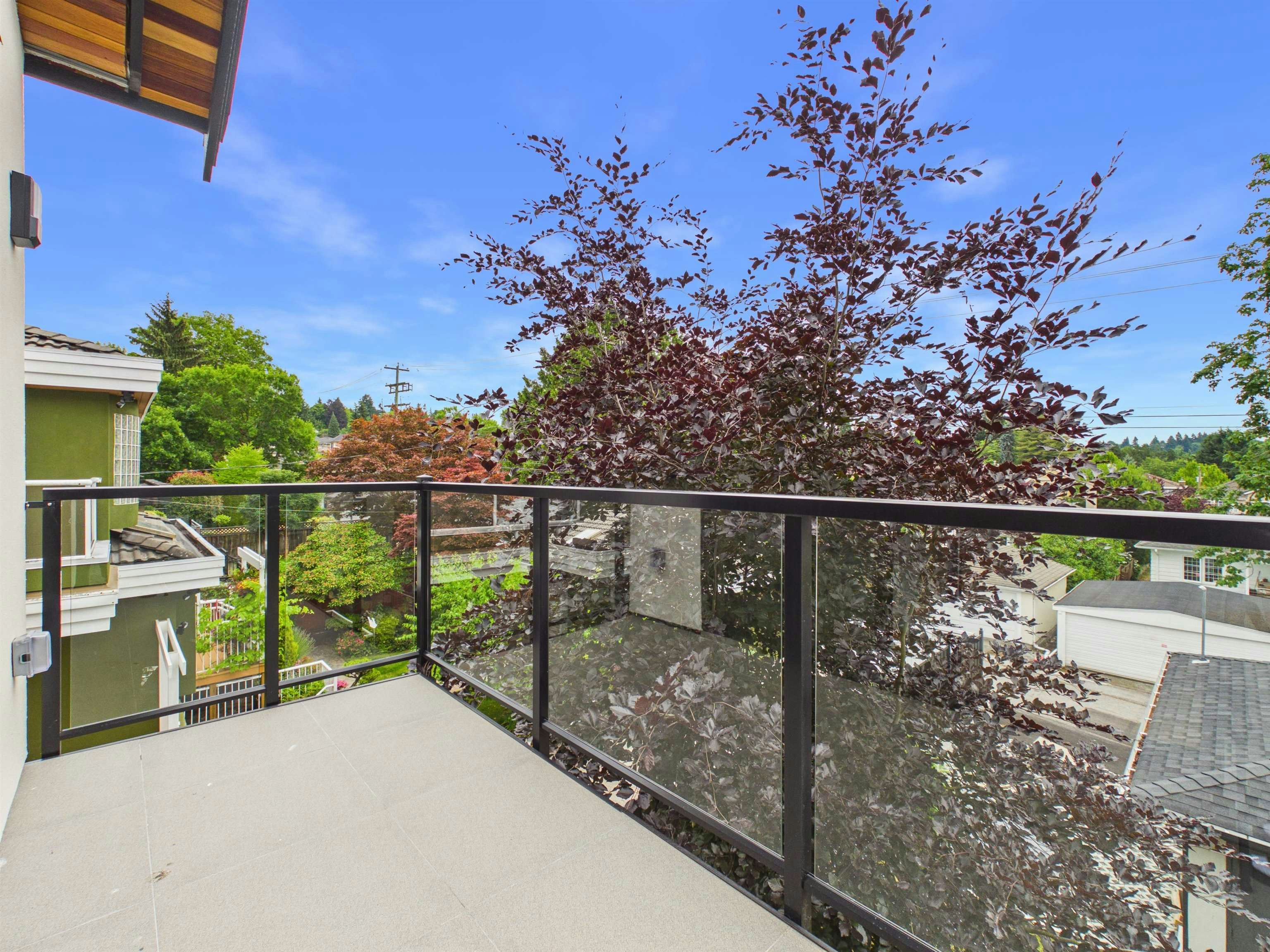 2230 W 21st Avenue, Vancouver, BC, V6L 1J5 - 24