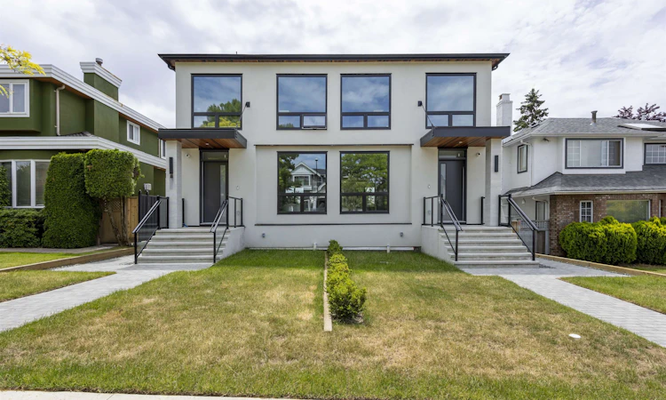 2230 W 21st Avenue