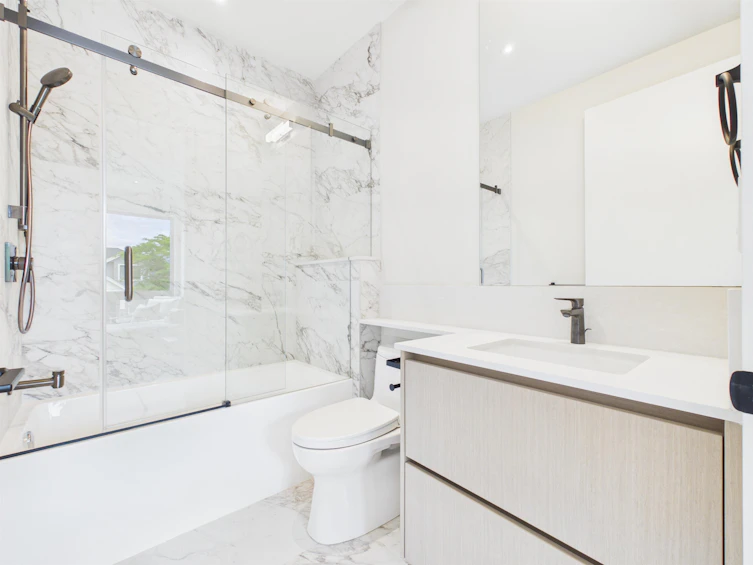 2230 W 21st Avenue, Vancouver, BC, V6L 1J5 - 21