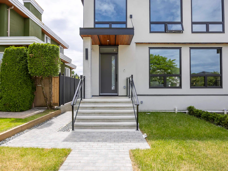 2230 W 21st Avenue, Vancouver, BC, V6L 1J5 - 40