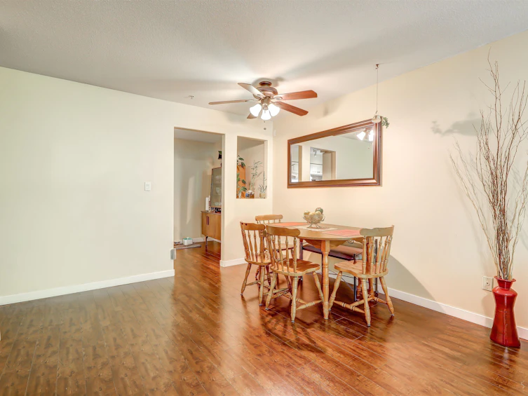302-15342 20th Avenue, Surrey, BC, V4A 2A3 - 3