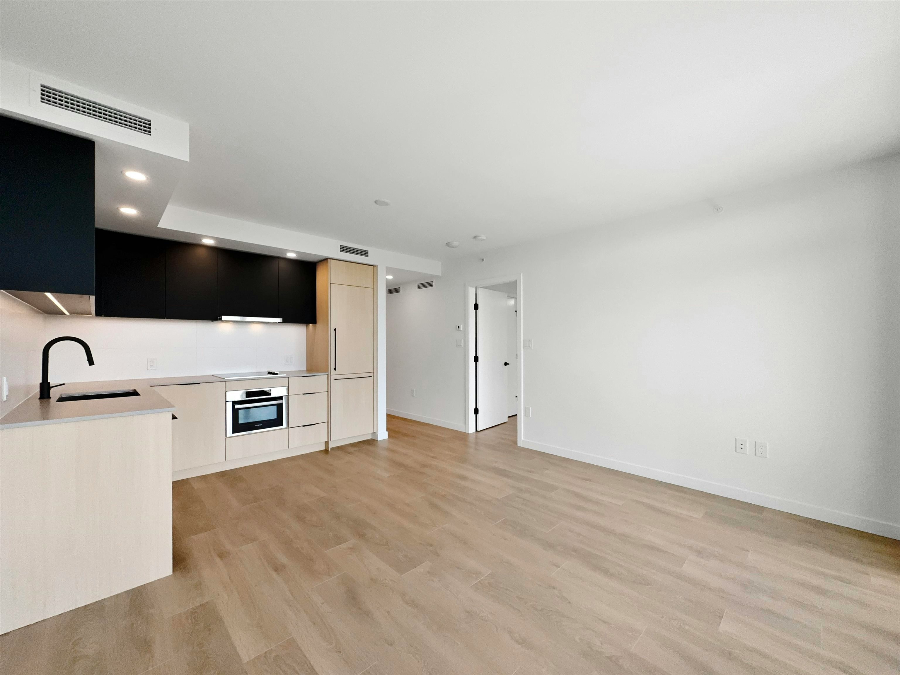 29XX-13738 Central Avenue, Surrey, BC, V3T 0X5 - 6