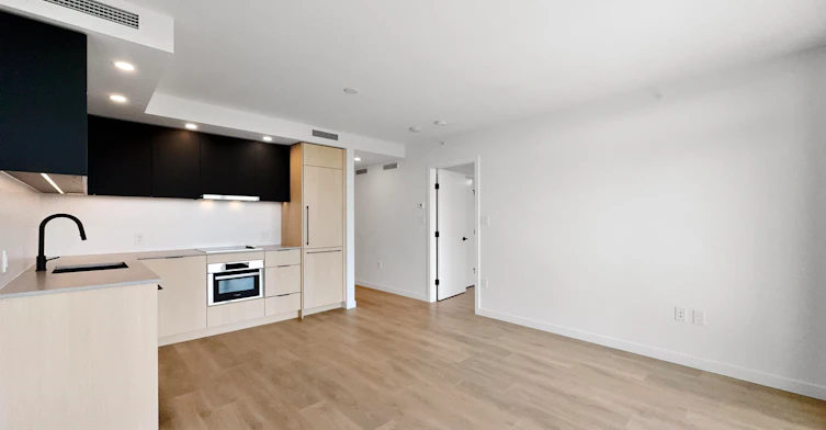 29XX-13738 Central Avenue, Surrey, BC, V3T 0X5 - 6