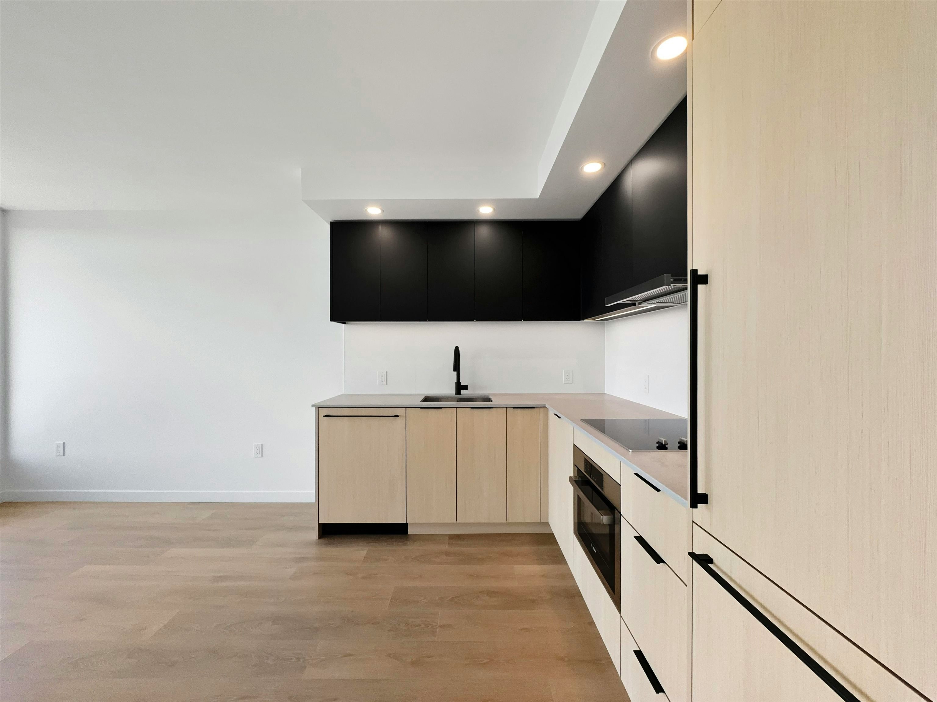 29XX-13738 Central Avenue, Surrey, BC, V3T 0X5 - 3