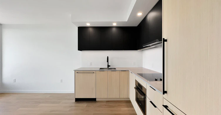 29XX-13738 Central Avenue, Surrey, BC, V3T 0X5 - 3