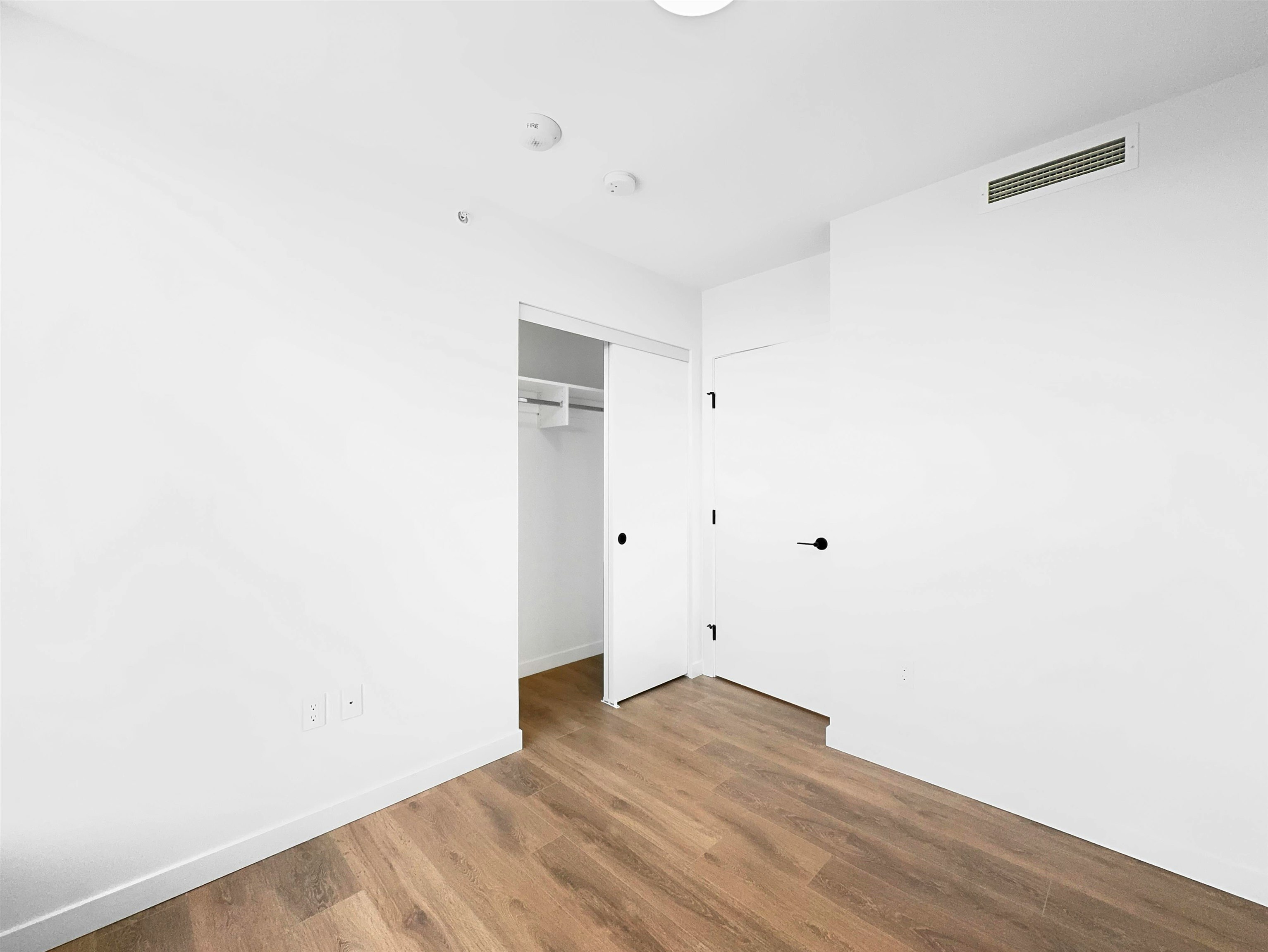 29XX-13738 Central Avenue, Surrey, BC, V3T 0X5 - 13