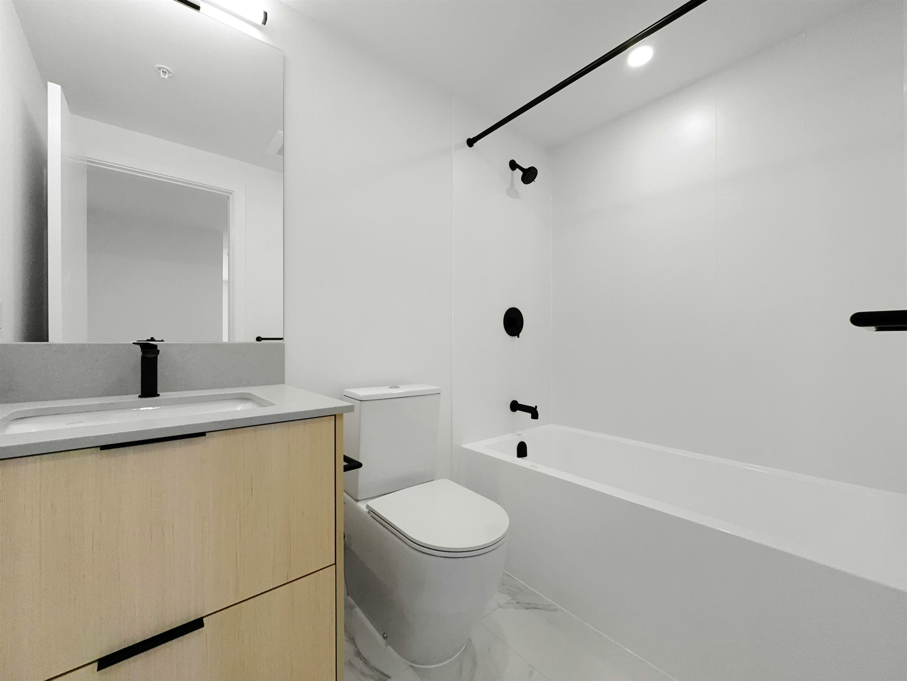 29XX-13738 Central Avenue, Surrey, BC, V3T 0X5 - 14