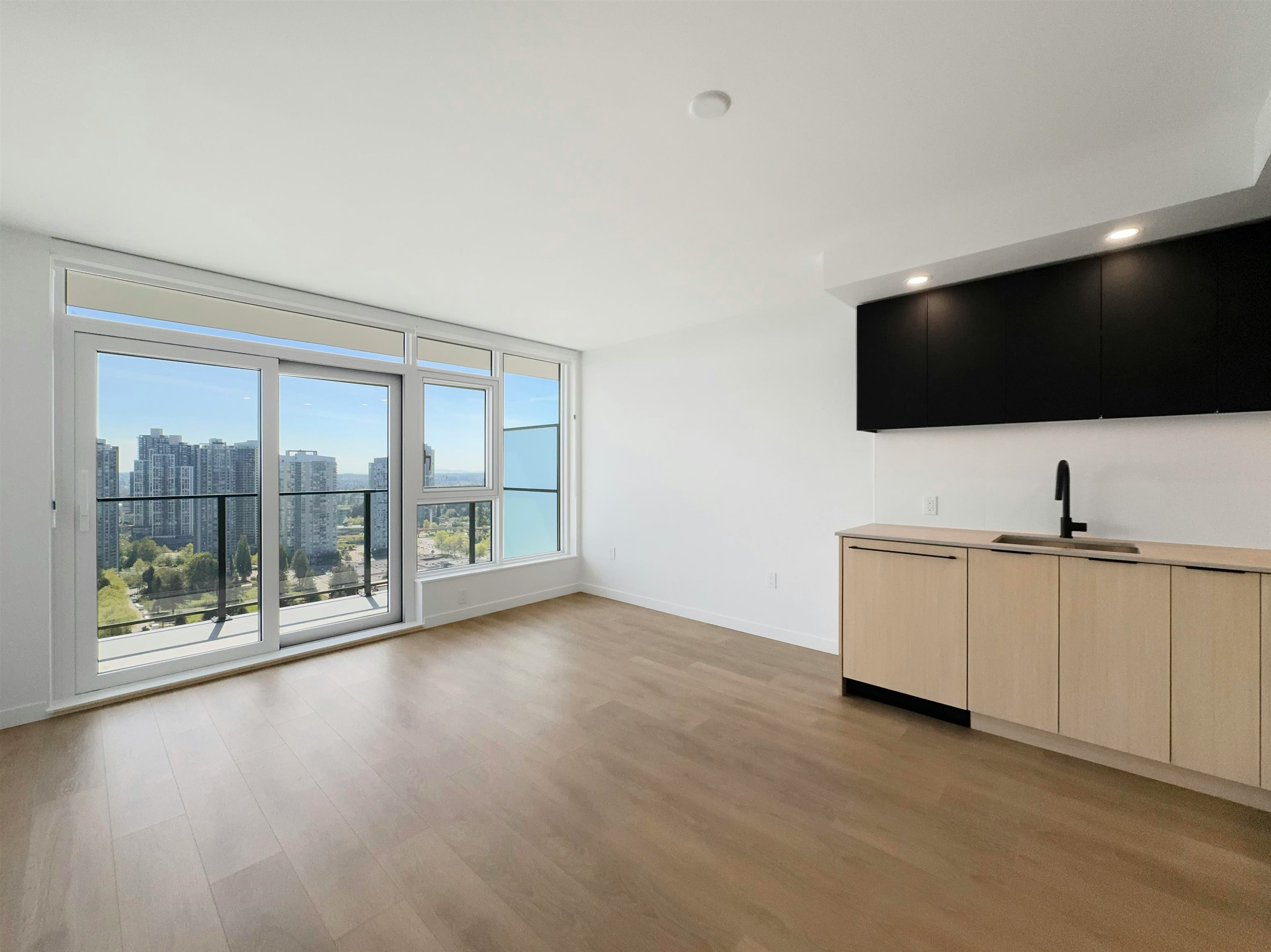29XX-13738 Central Avenue, Surrey, BC, V3T 0X5 - 4