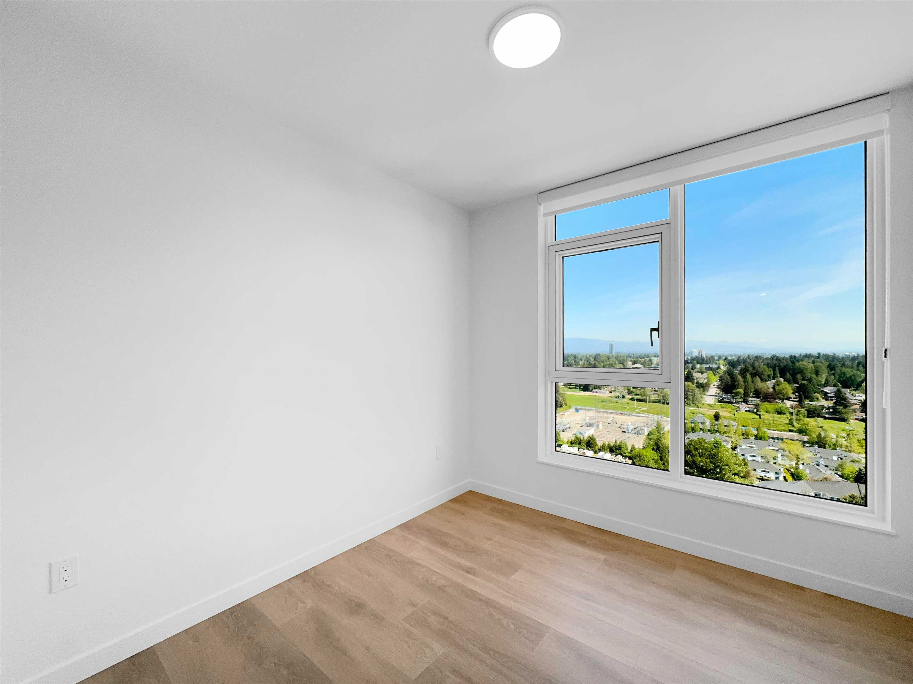 29XX-13738 Central Avenue, Surrey, BC, V3T 0X5 - 12