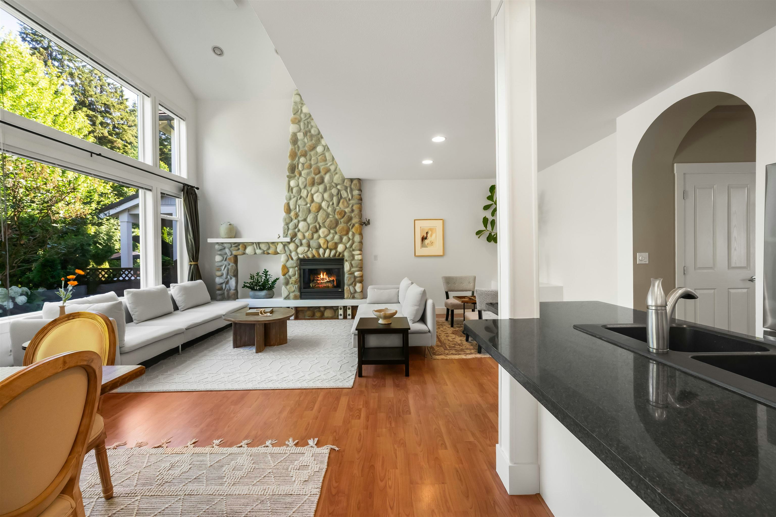 1931 Parkway Boulevard, Coquitlam, BC, V3E 3L5 - 14