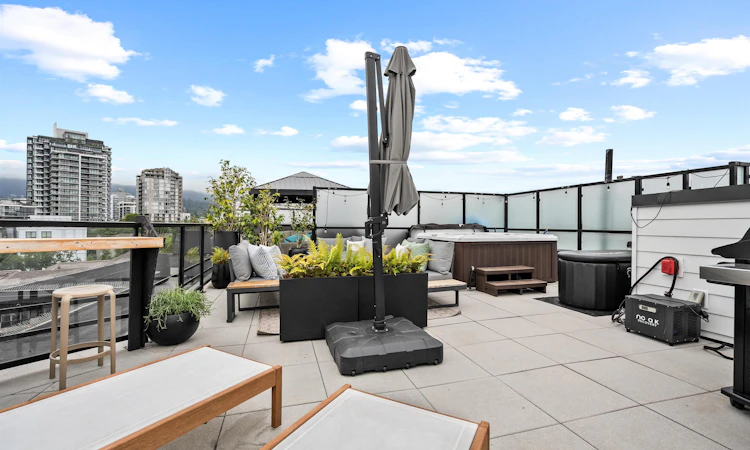 614-108 E 8th Street