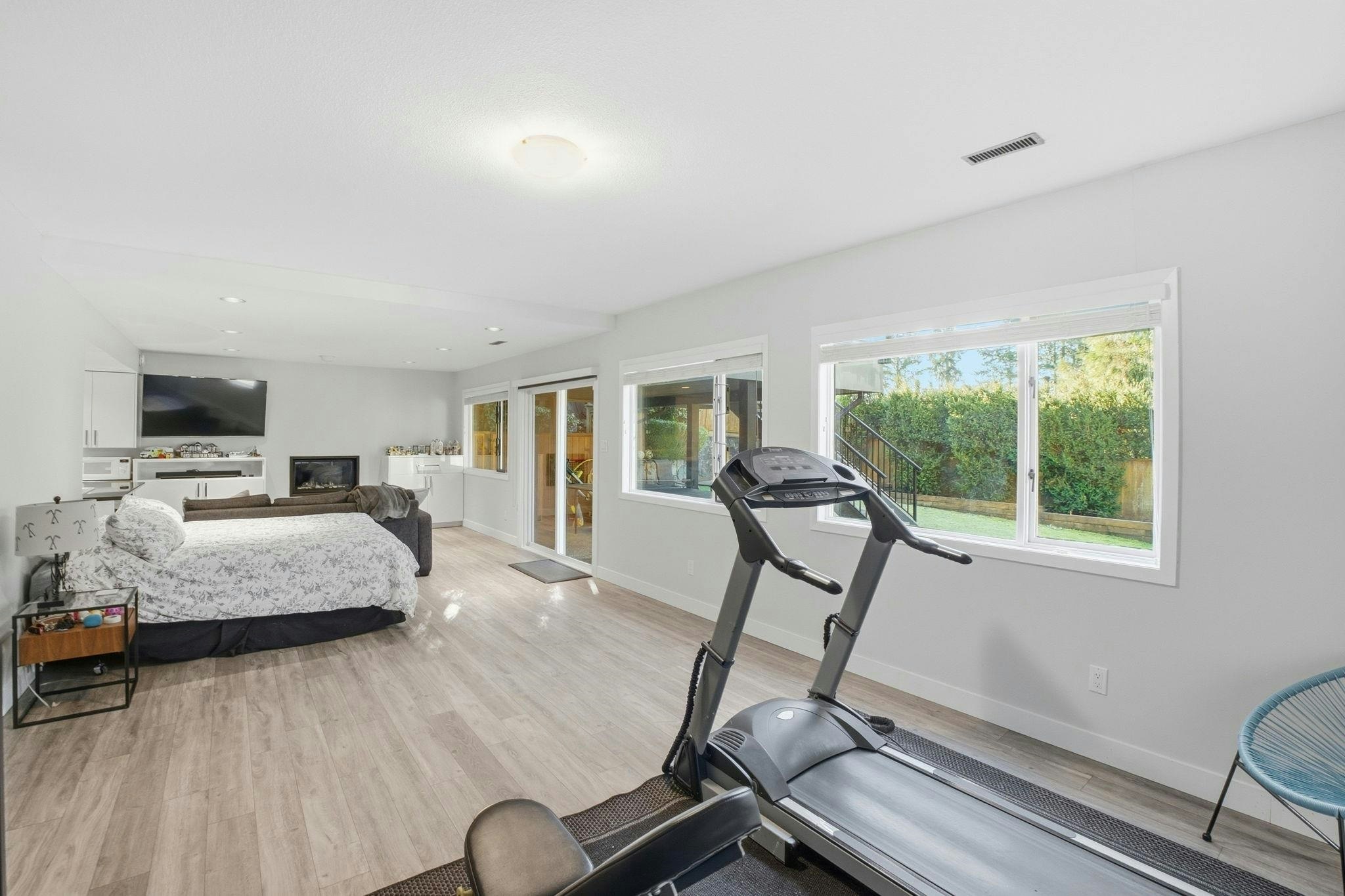 2023 Hill Drive, North Vancouver, BC, V7H 2N1 - 32