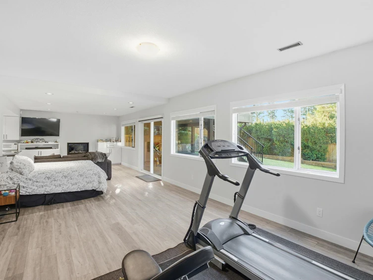 2023 Hill Drive, North Vancouver, BC, V7H 2N1 - 32