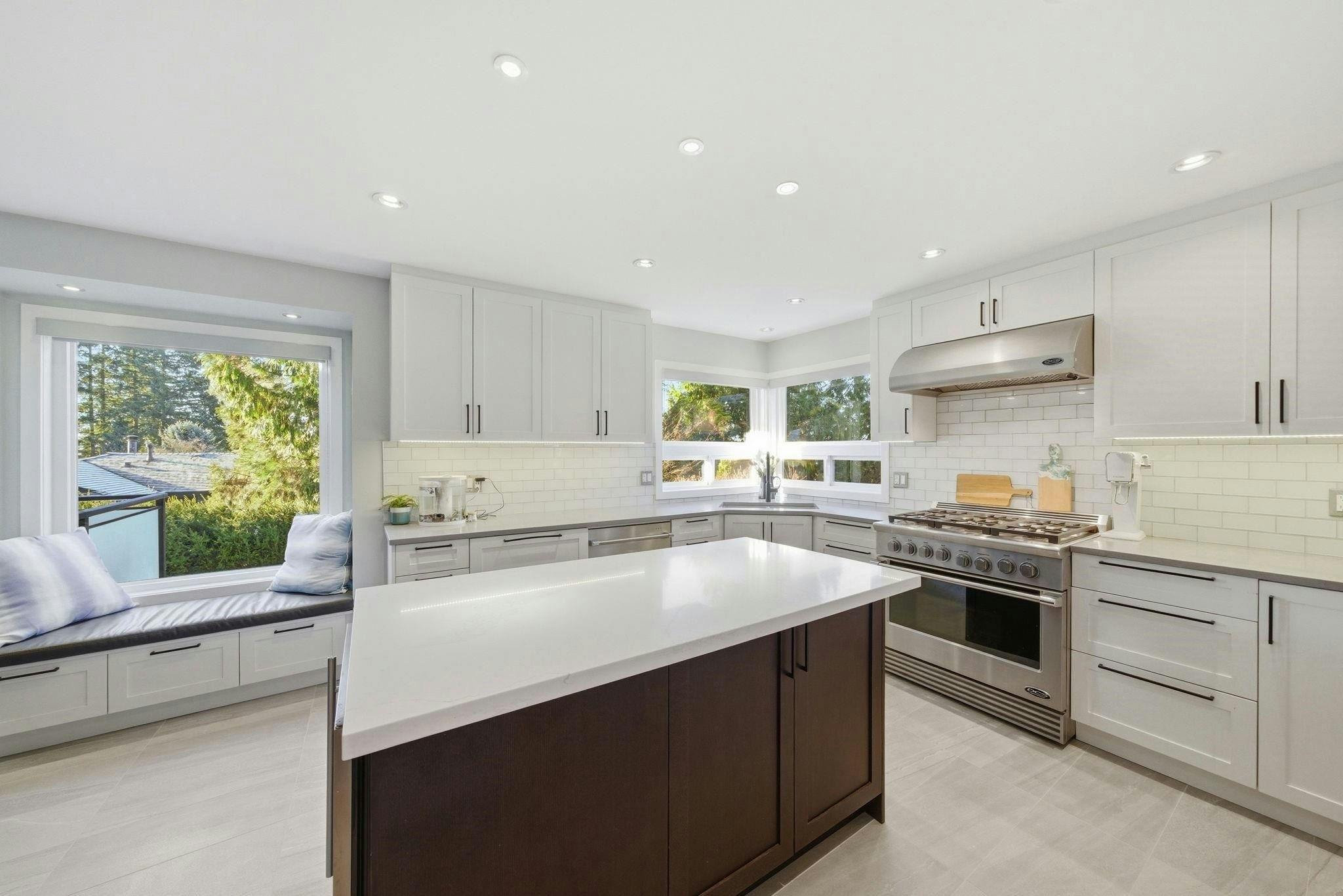 2023 Hill Drive, North Vancouver, BC, V7H 2N1 - 10