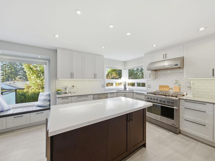 2023 Hill Drive, North Vancouver, BC, V7H 2N1 - 10
