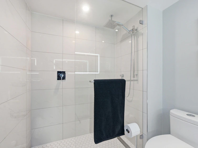 2023 Hill Drive, North Vancouver, BC, V7H 2N1 - 26