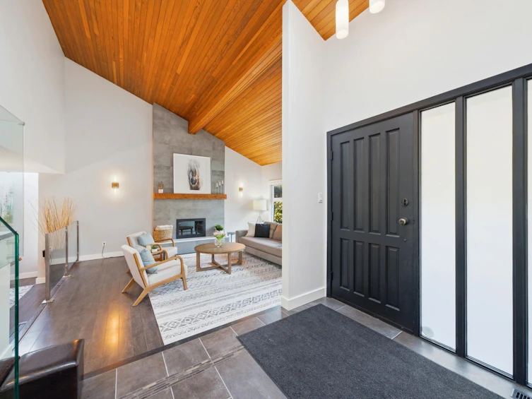 2023 Hill Drive, North Vancouver, BC, V7H 2N1 - 4