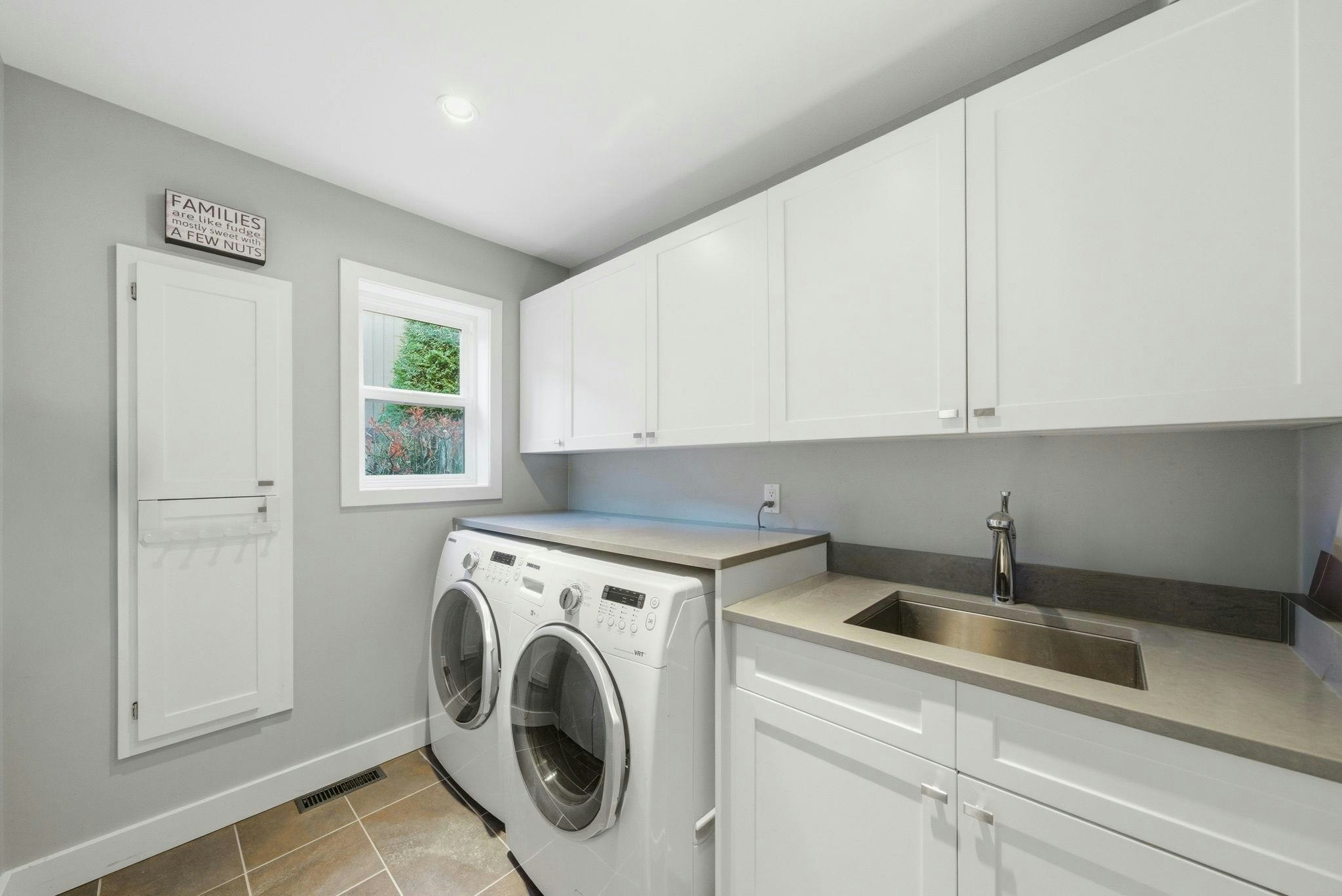 2023 Hill Drive, North Vancouver, BC, V7H 2N1 - 17