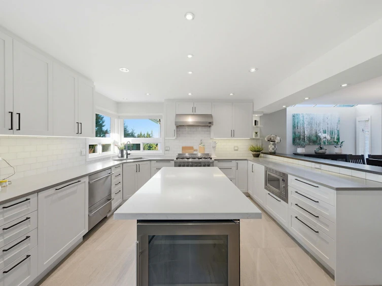 2023 Hill Drive, North Vancouver, BC, V7H 2N1 - 9