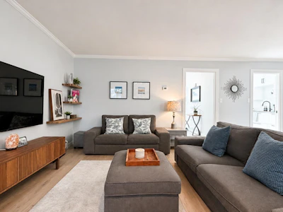 9-4855 57 Street - 3