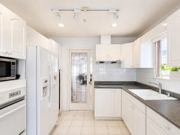 3211 Queens Avenue, Vancouver, BC, V5R 4T7 - 6