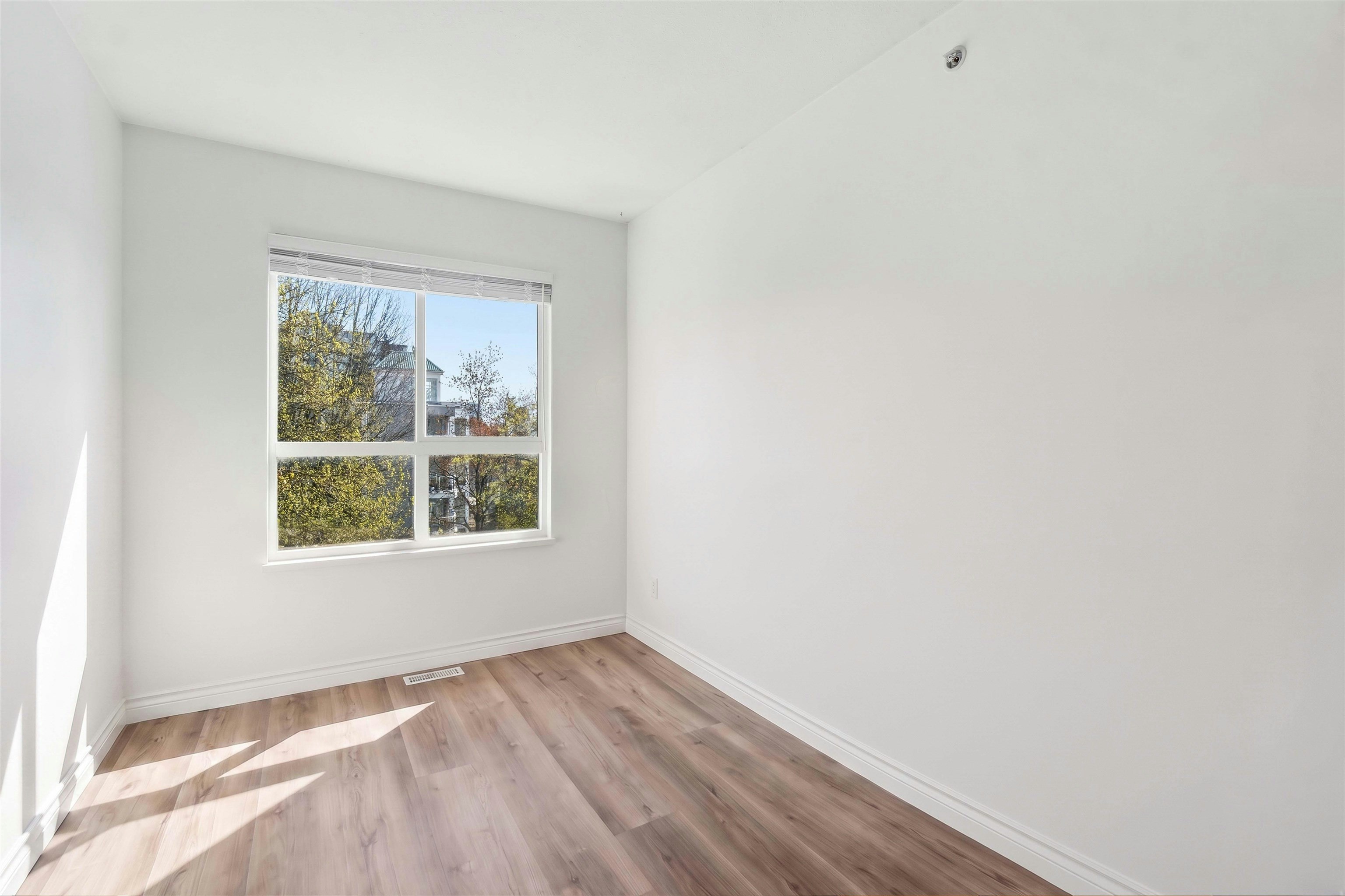 8433 Jellicoe Street, Vancouver, BC, V5S 2J4 - 14