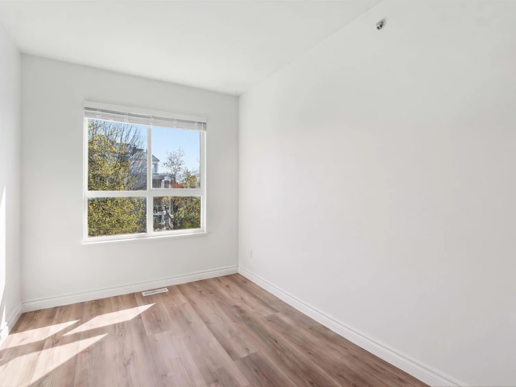 8433 Jellicoe Street, Vancouver, BC, V5S 2J4 - 14