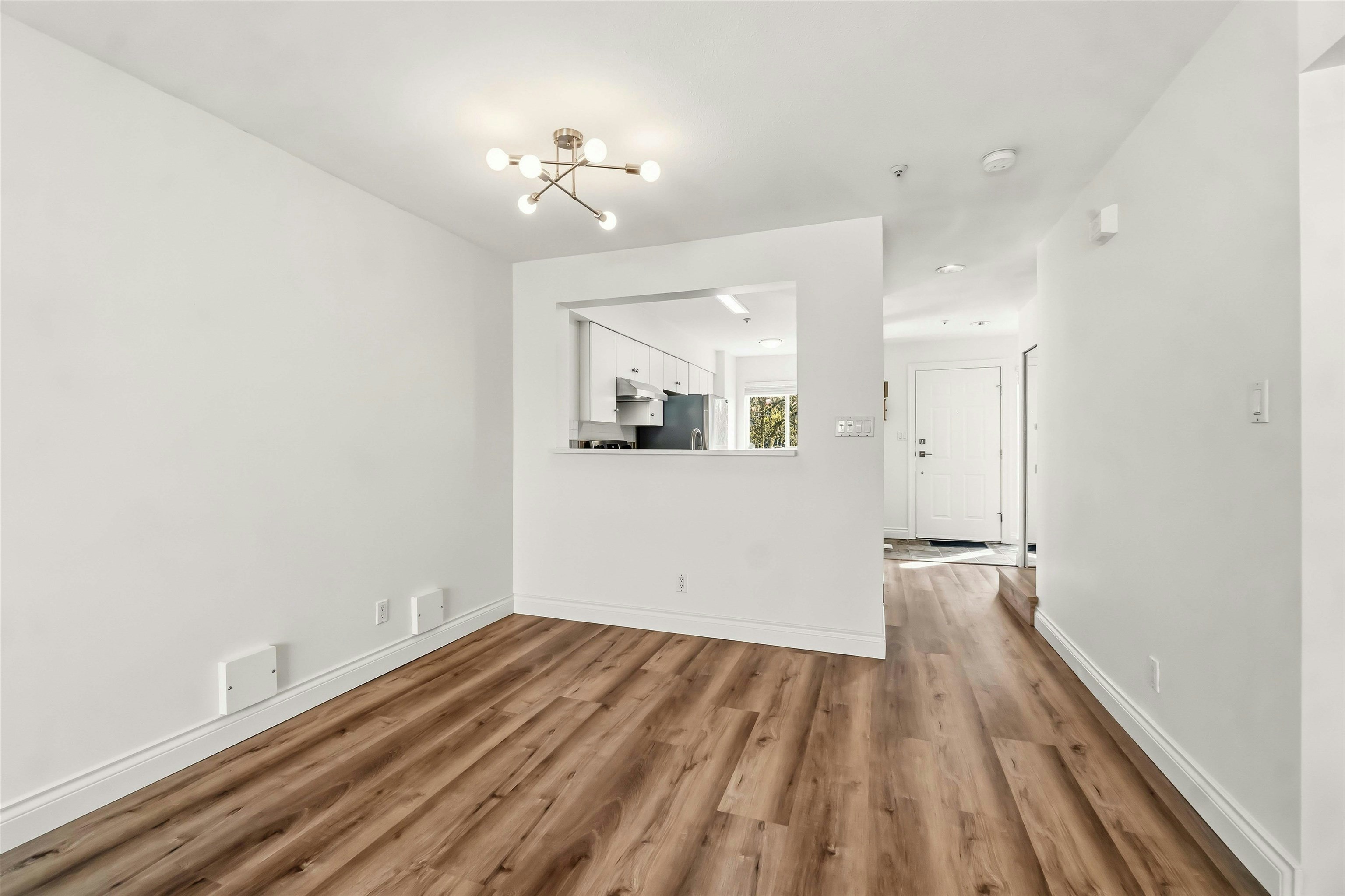 8433 Jellicoe Street, Vancouver, BC, V5S 2J4 - 8