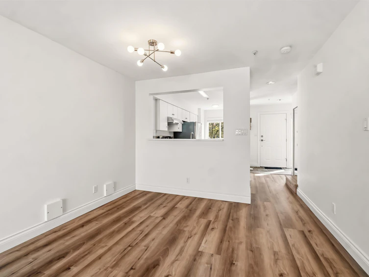 8433 Jellicoe Street, Vancouver, BC, V5S 2J4 - 8