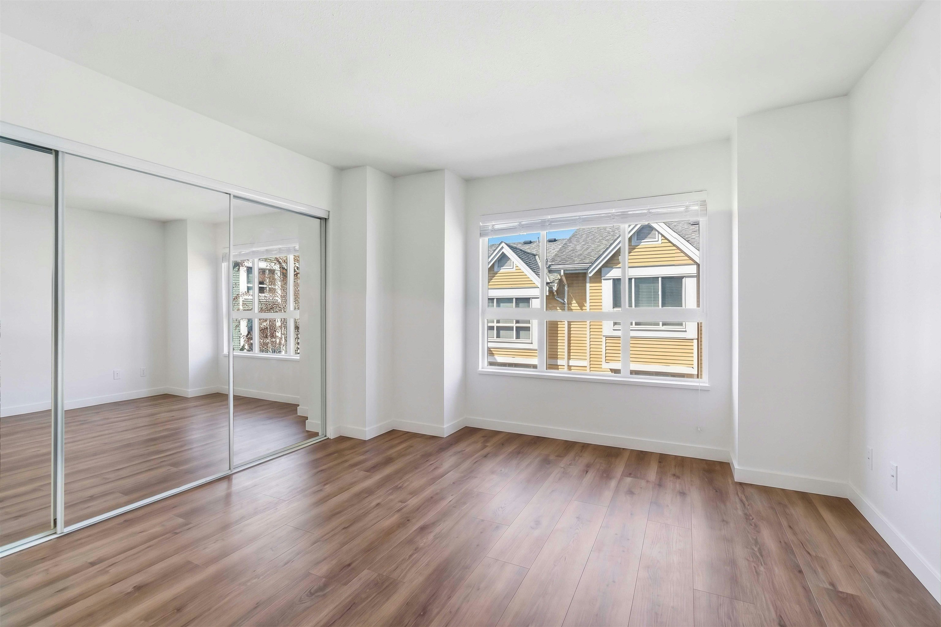 8433 Jellicoe Street, Vancouver, BC, V5S 2J4 - 10