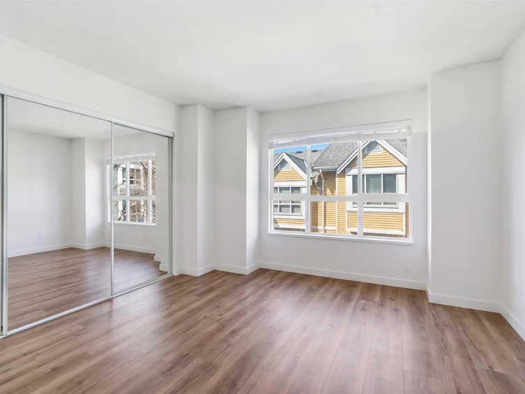 8433 Jellicoe Street, Vancouver, BC, V5S 2J4 - 10