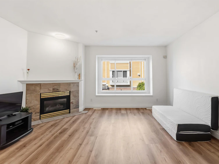 8433 Jellicoe Street, Vancouver, BC, V5S 2J4 - 3