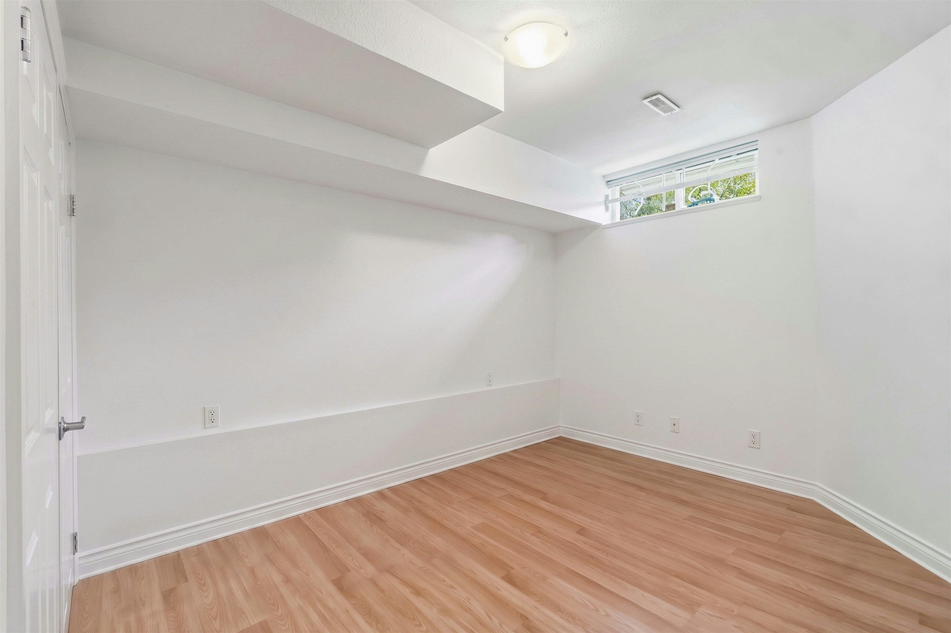 8433 Jellicoe Street, Vancouver, BC, V5S 2J4 - 17