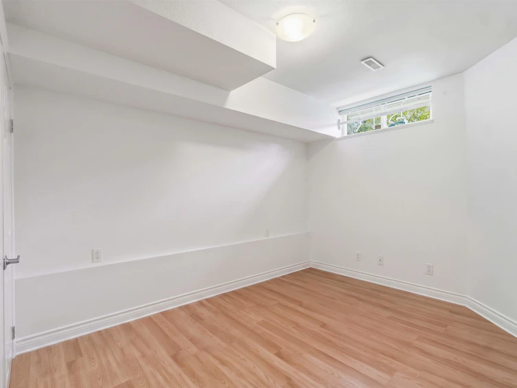 8433 Jellicoe Street, Vancouver, BC, V5S 2J4 - 17