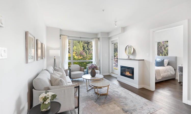 319-1330 Marine Drive