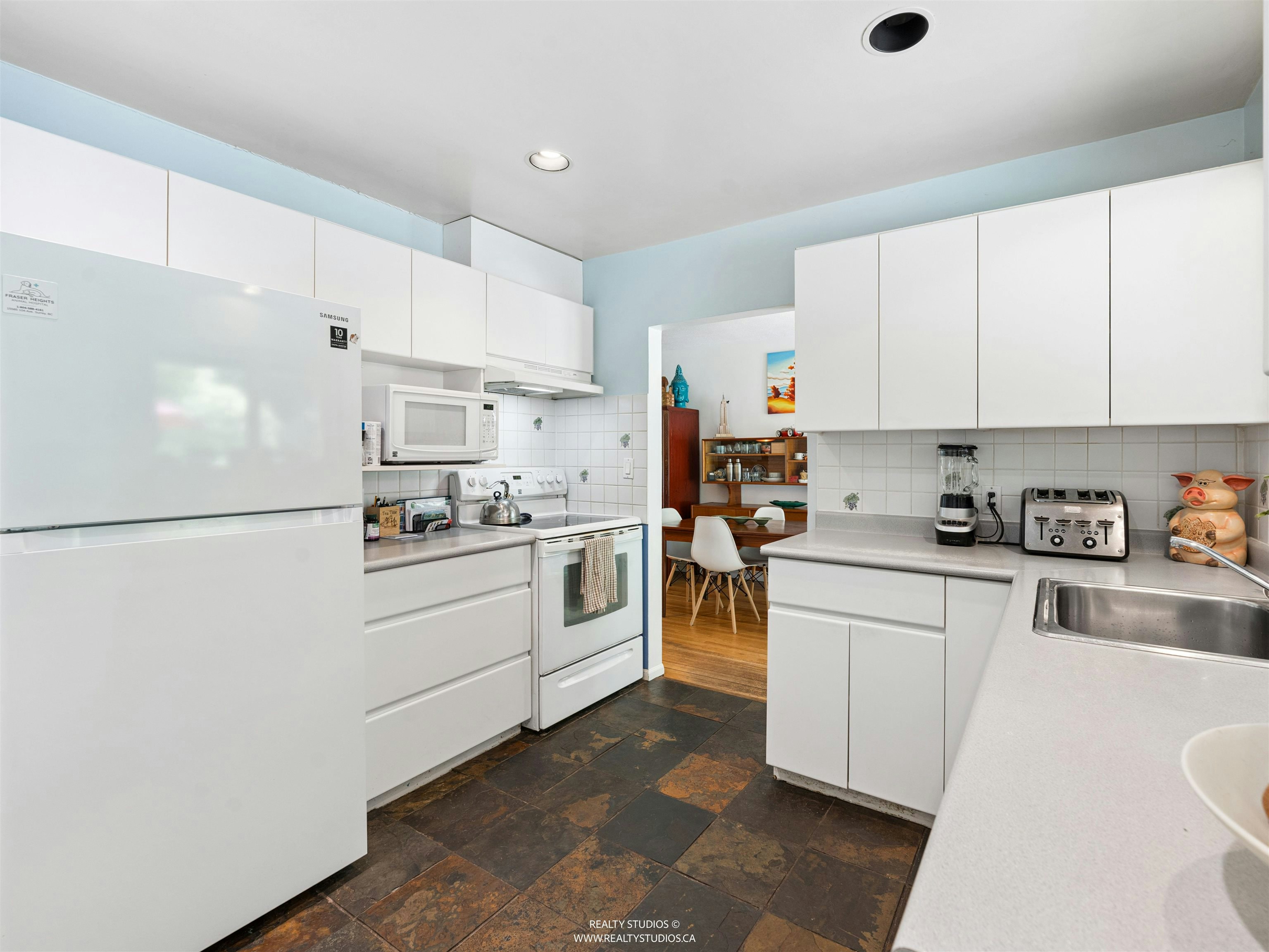 1525 Avonlynn Crescent, North Vancouver, BC, V7J 2V2 - 9