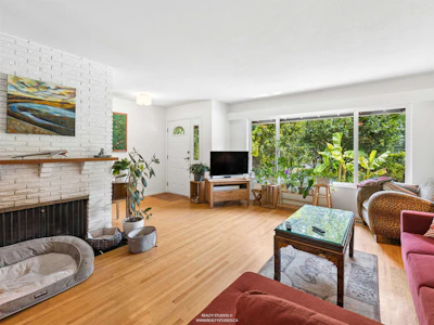 1525 Avonlynn Crescent - 2