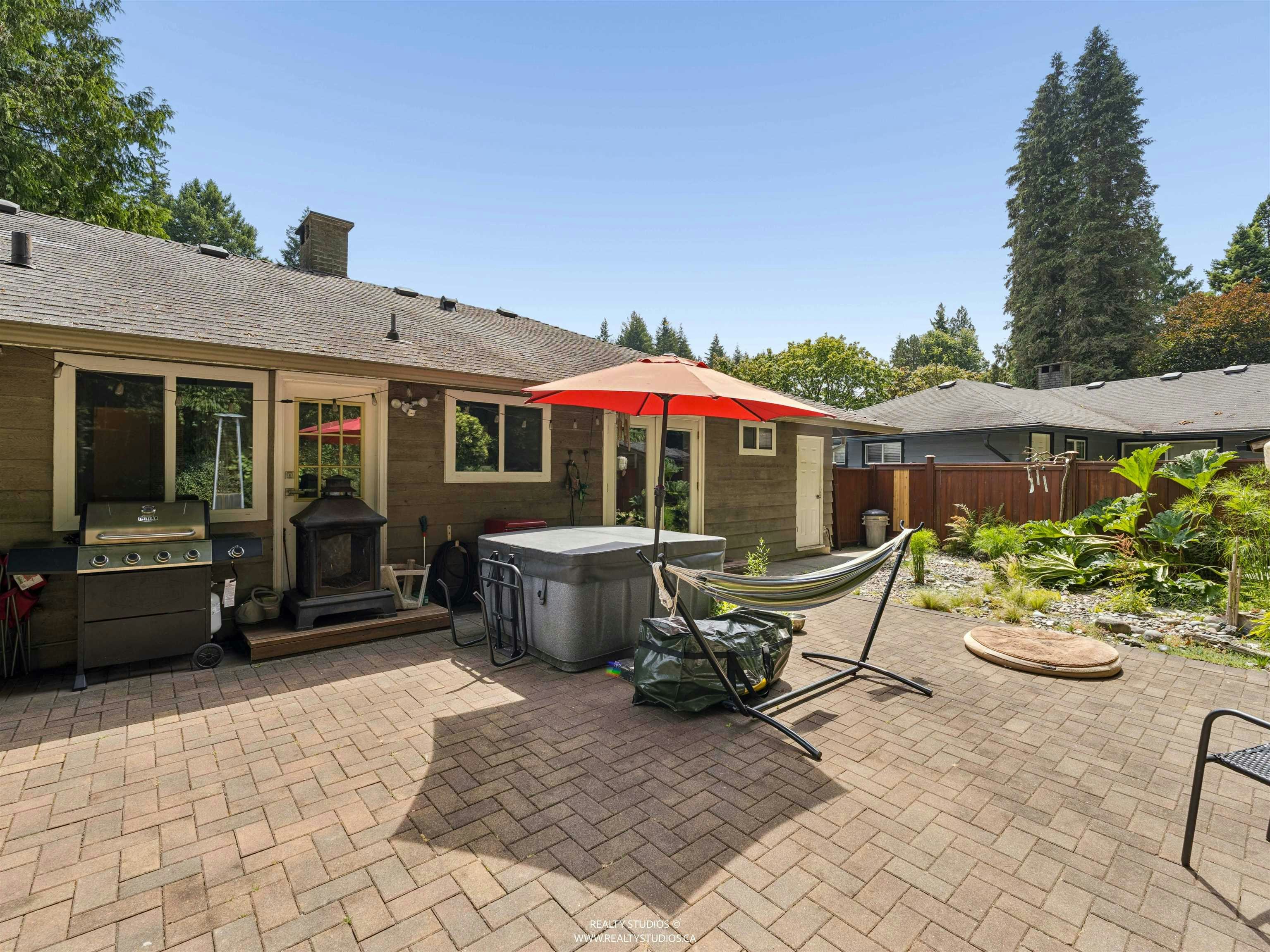 1525 Avonlynn Crescent, North Vancouver, BC, V7J 2V2 - 24