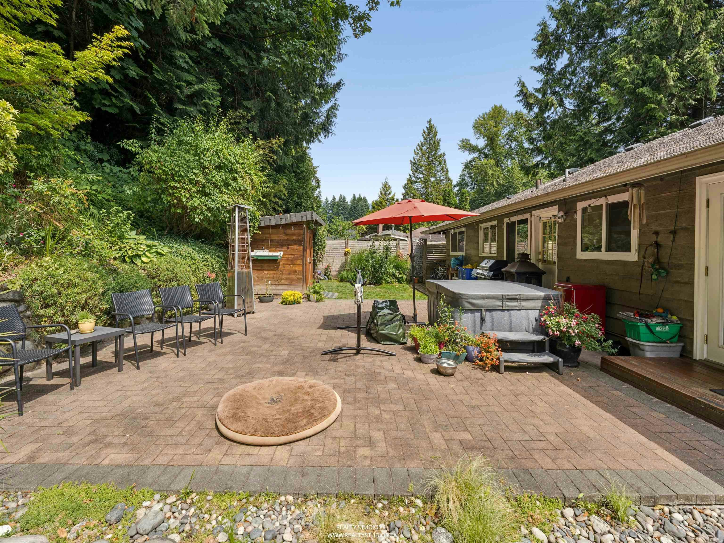 1525 Avonlynn Crescent, North Vancouver, BC, V7J 2V2 - 25