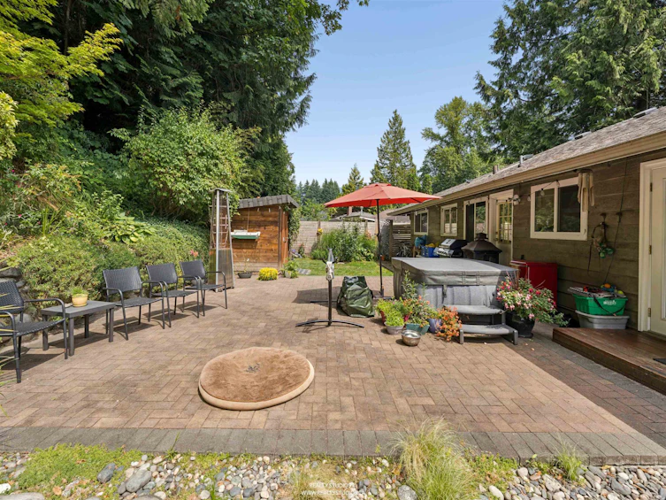 1525 Avonlynn Crescent, North Vancouver, BC, V7J 2V2 - 25