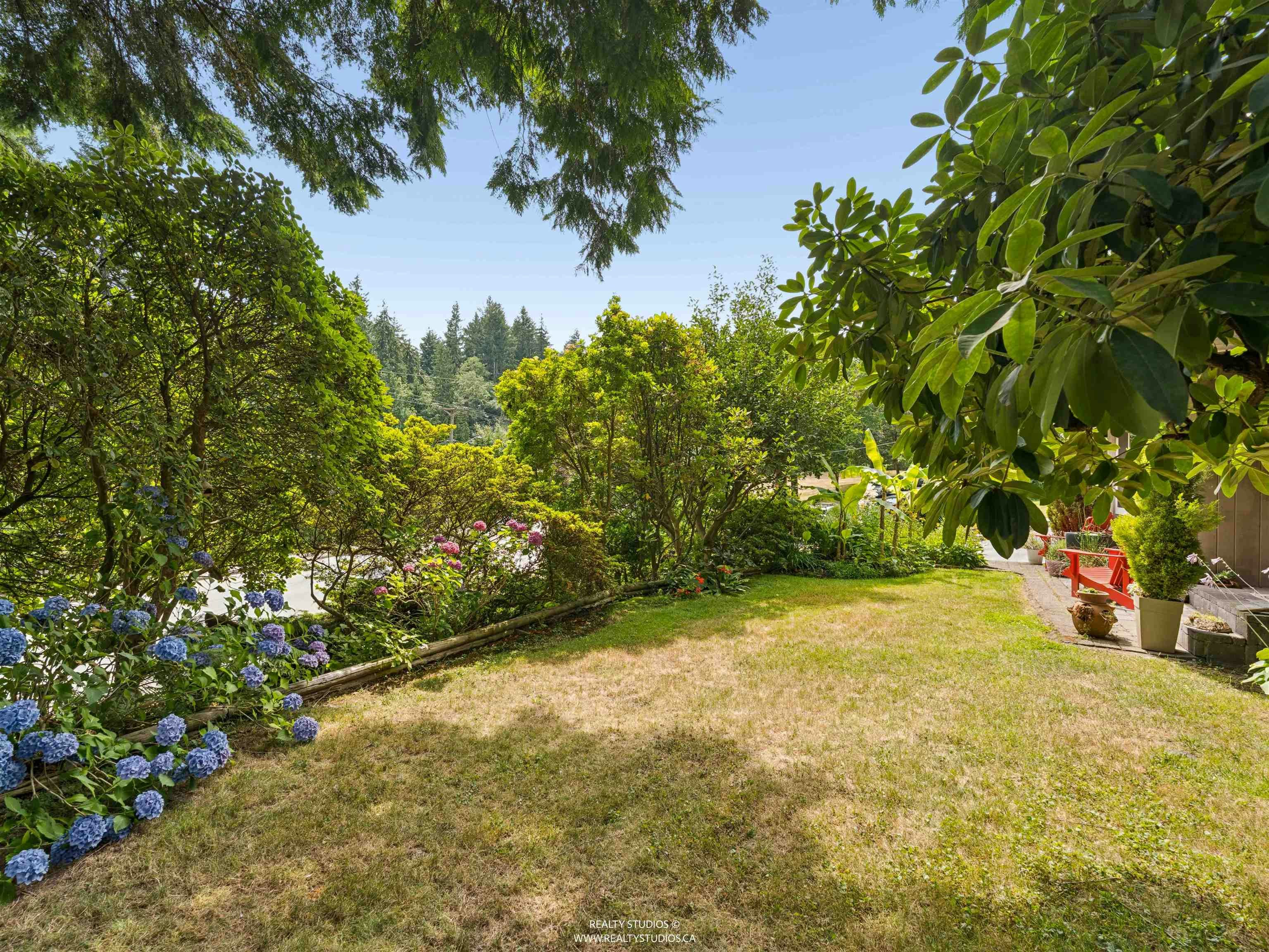 1525 Avonlynn Crescent, North Vancouver, BC, V7J 2V2 - 29