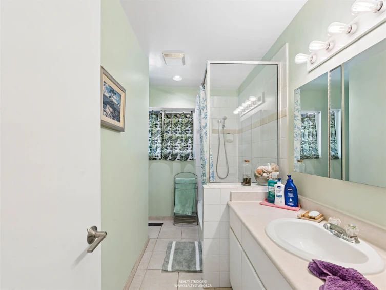 1525 Avonlynn Crescent, North Vancouver, BC, V7J 2V2 - 14