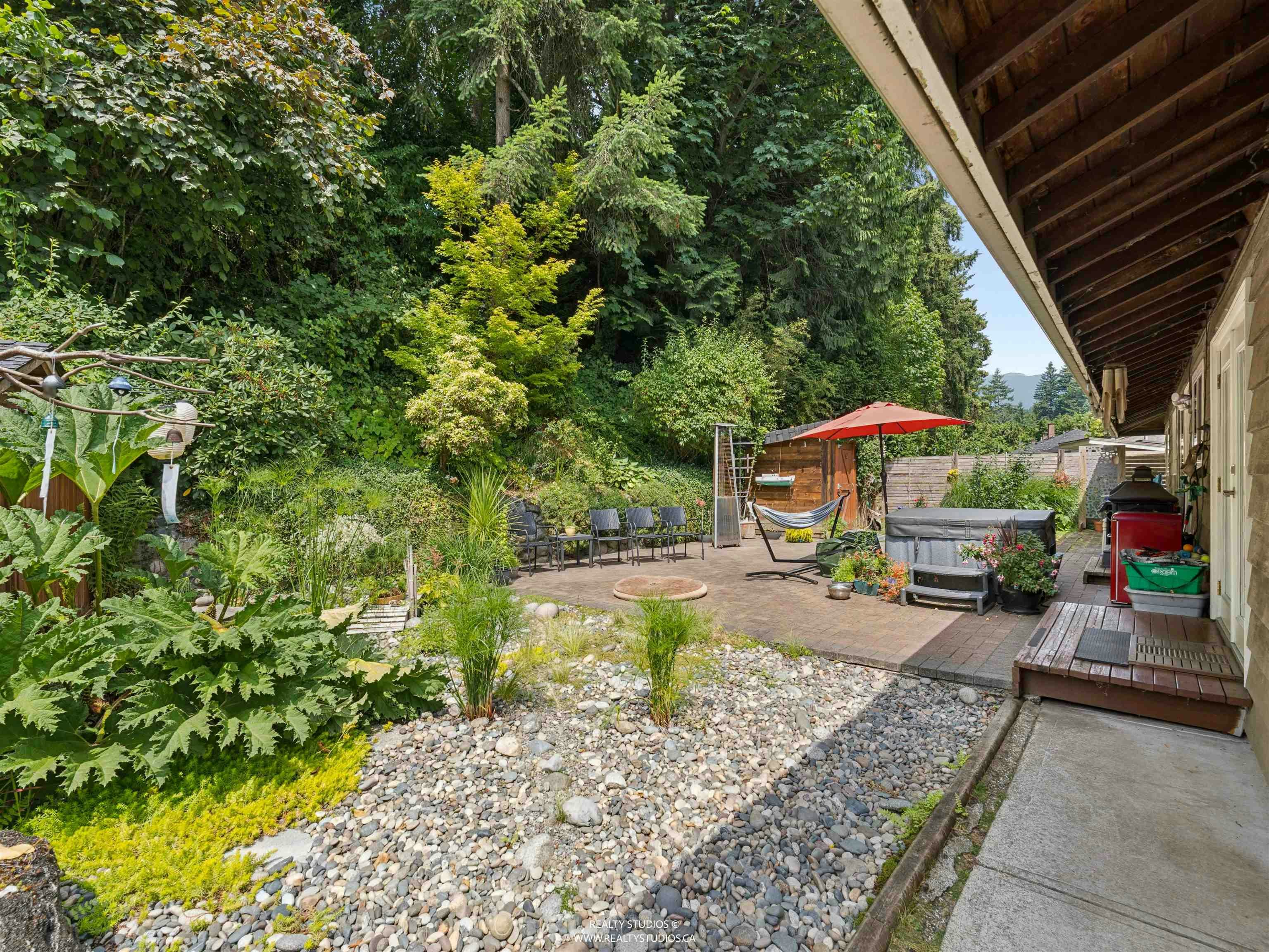 1525 Avonlynn Crescent, North Vancouver, BC, V7J 2V2 - 27