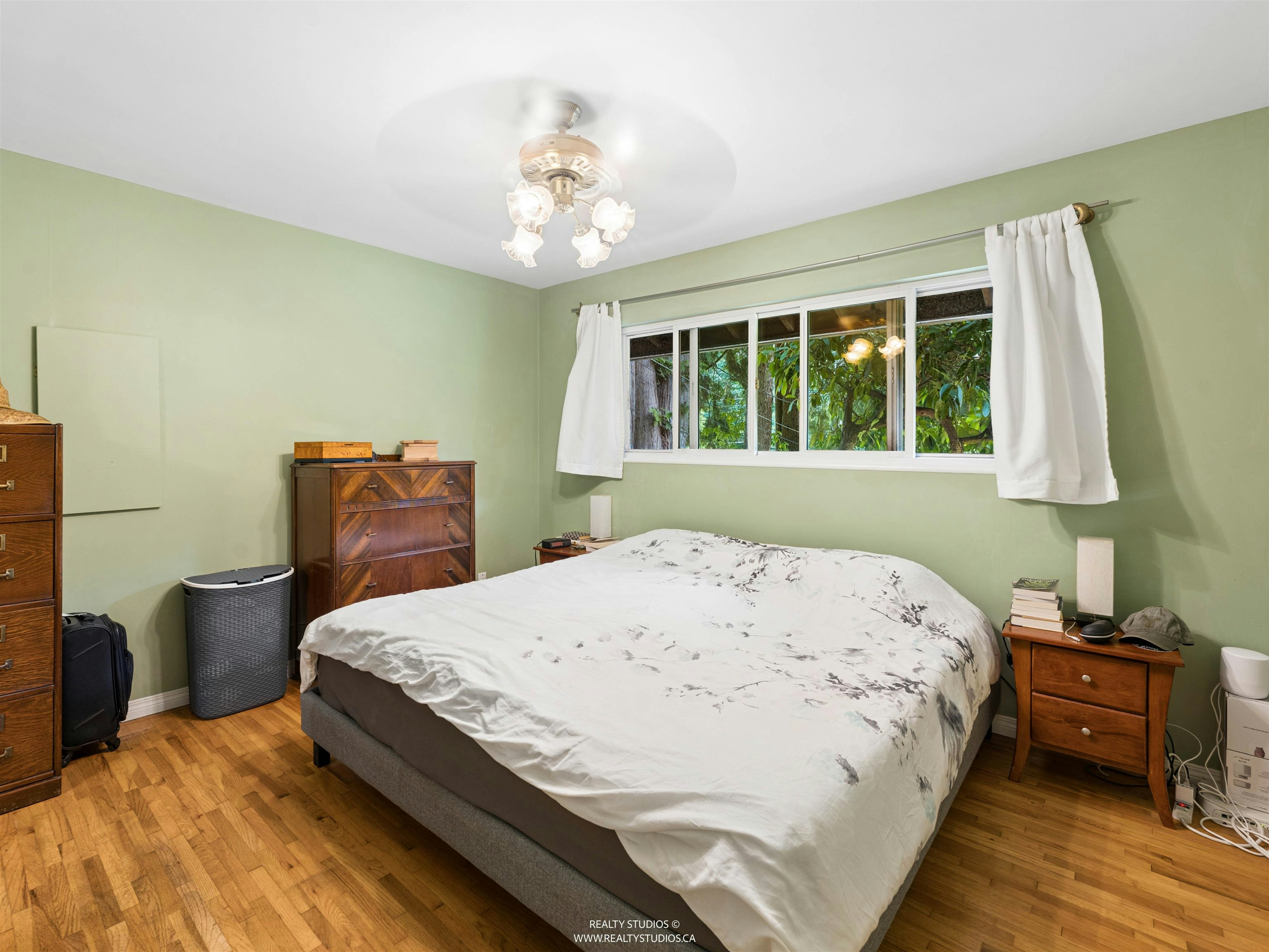 1525 Avonlynn Crescent, North Vancouver, BC, V7J 2V2 - 12