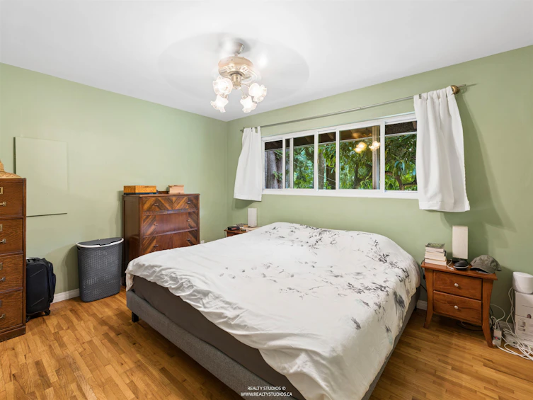 1525 Avonlynn Crescent, North Vancouver, BC, V7J 2V2 - 12