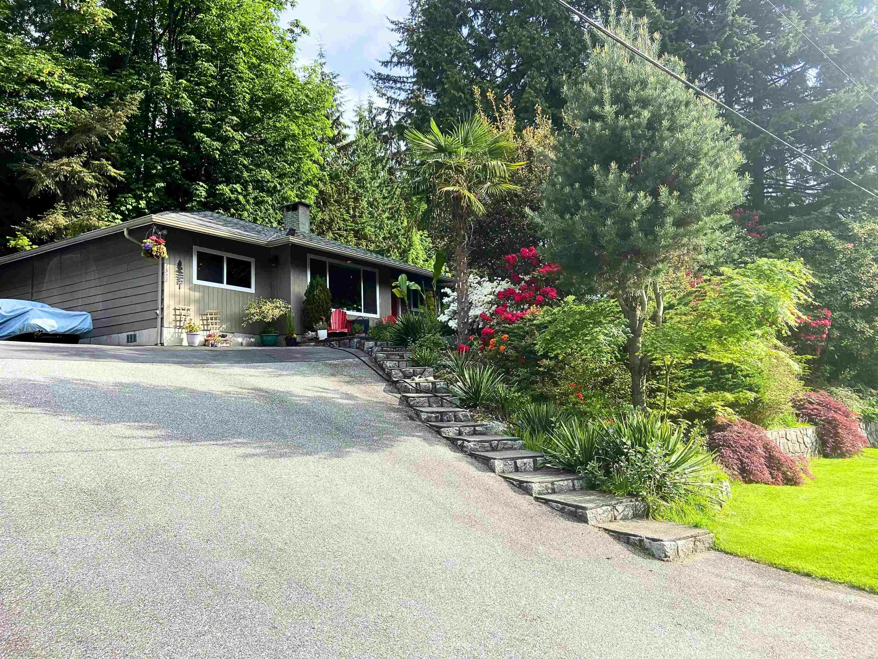 1525 Avonlynn Crescent, North Vancouver, BC, V7J 2V2 - 31